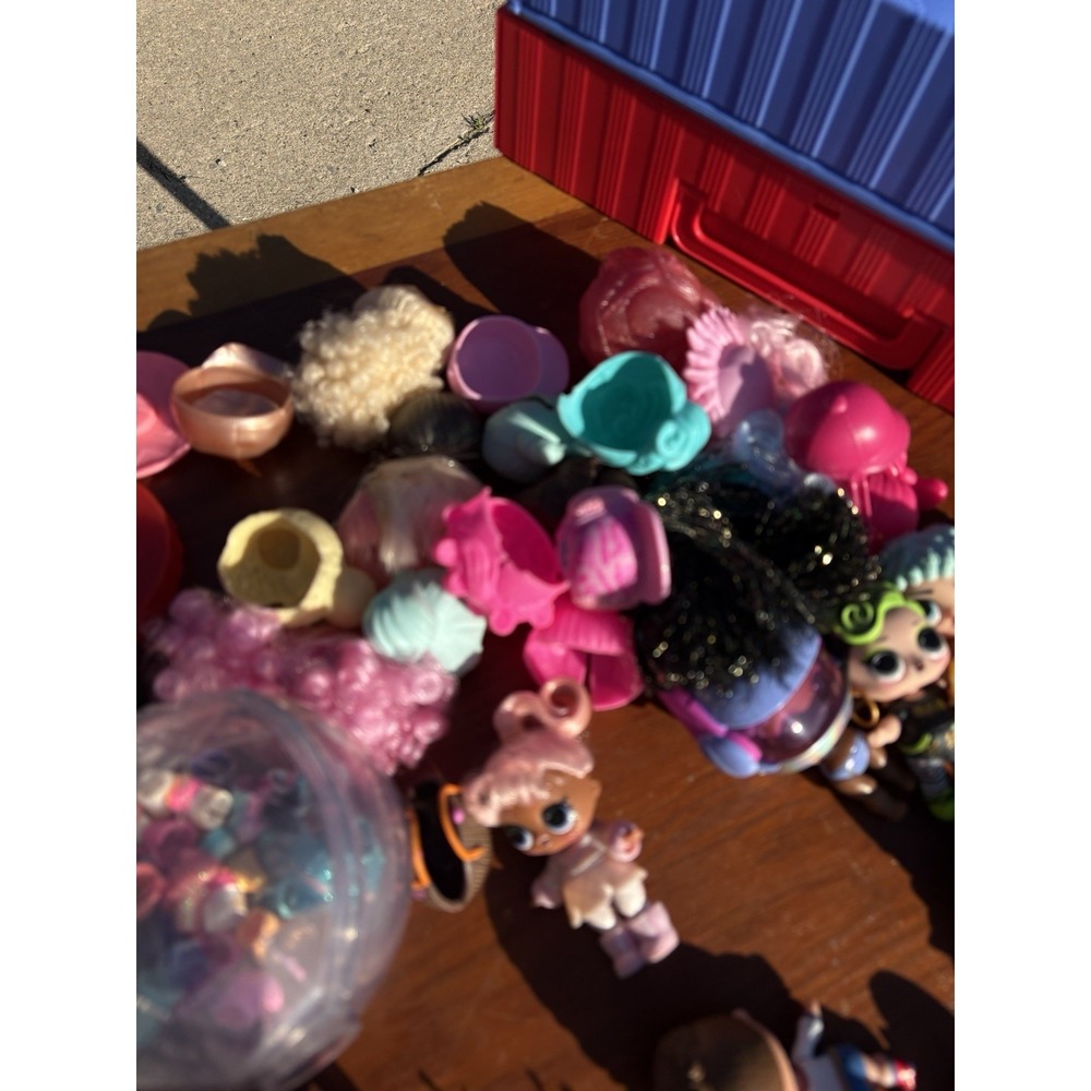 Massive L.O.L. Surprise Doll Lot - 43 Dolls & Pets + Huge Accessory Bin - Picture 6 of 9